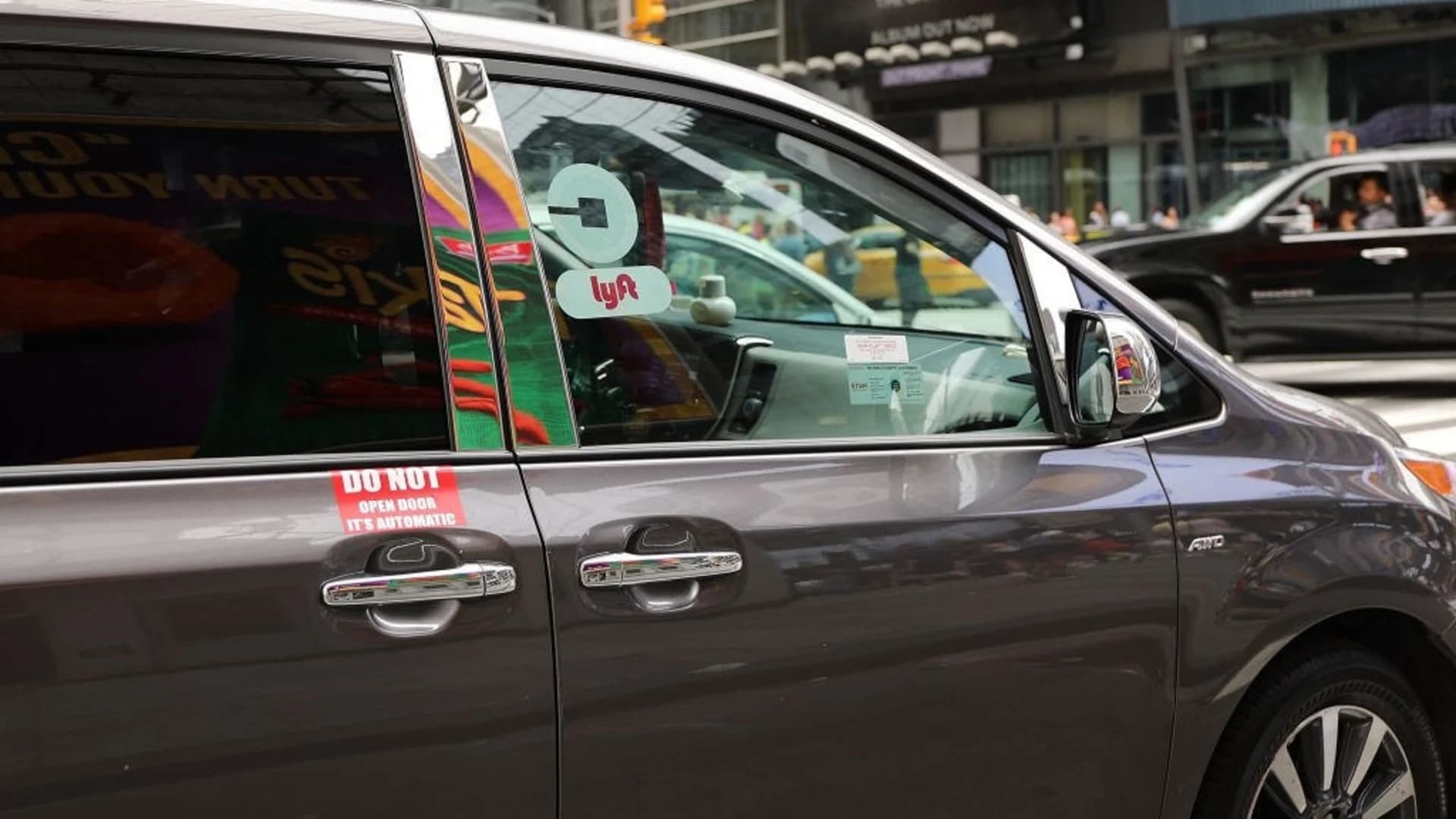 NYC moves to rein in Uber with cap on ride-hail vehicles