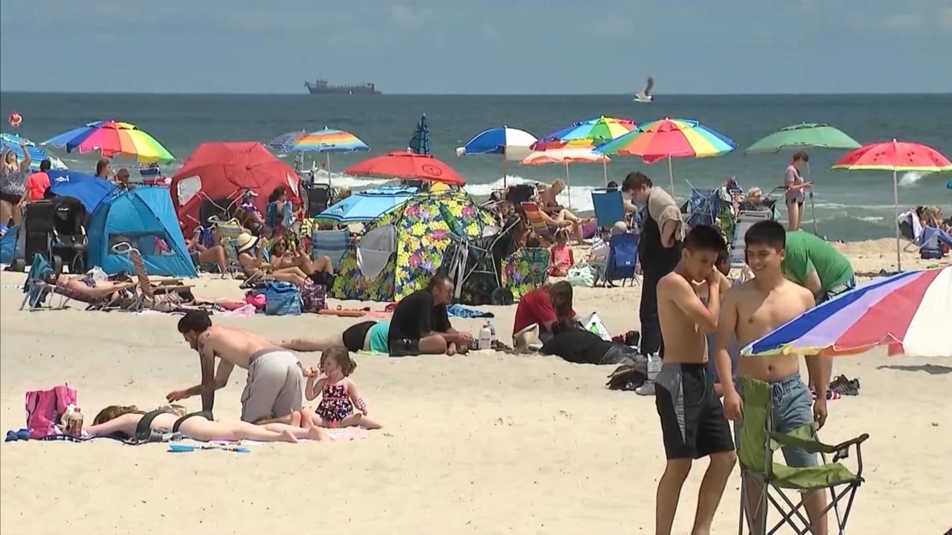 Bill would require beachgoers fasten umbrellas to the sand at the Jersey Shore