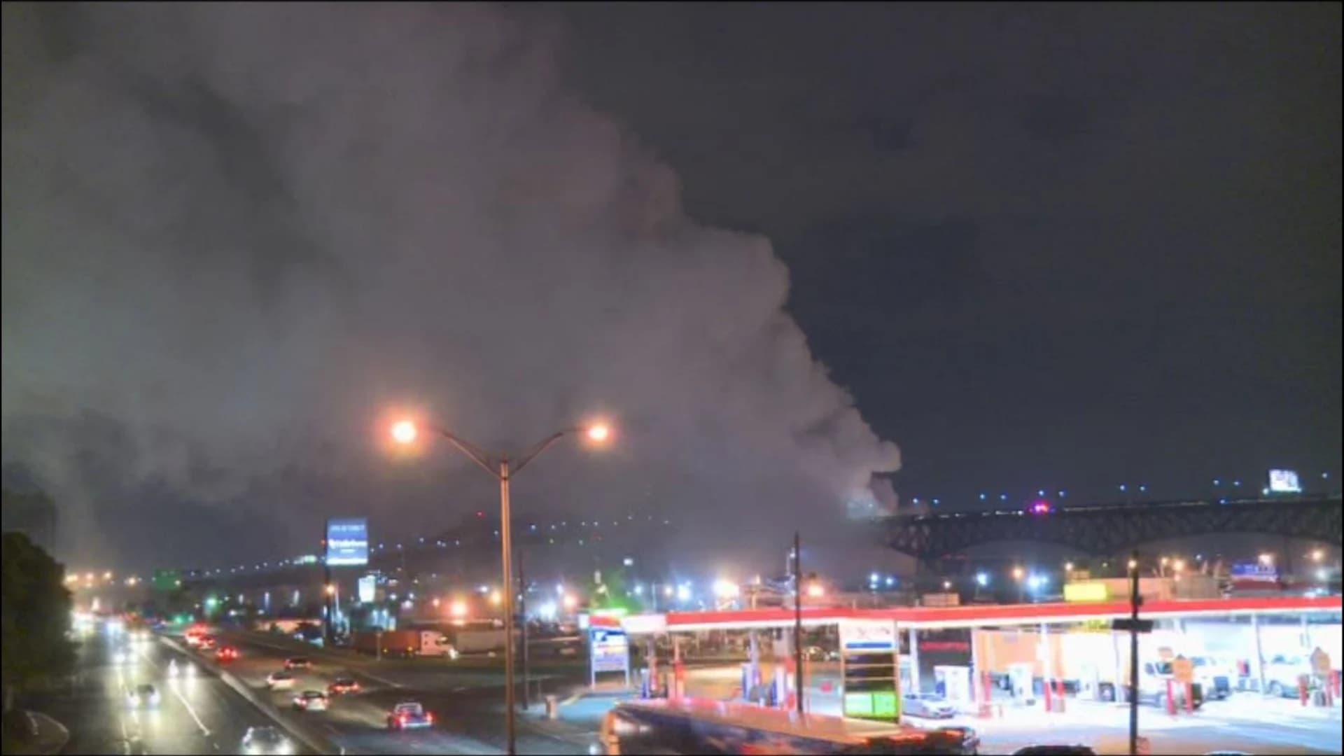 Chlorine plant fire produces dangerous fumes, closes Pulaski Skyway