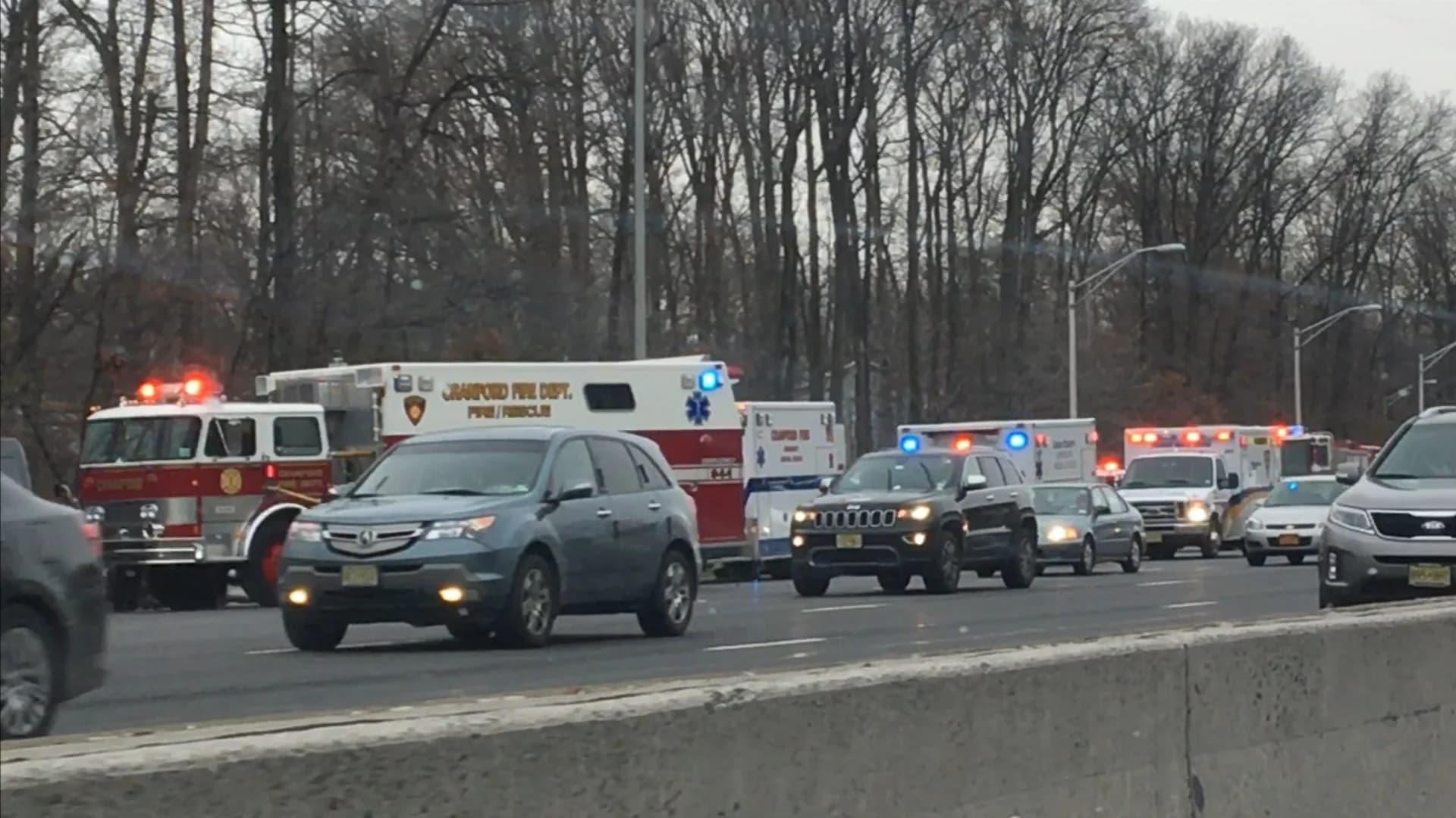 3-vehicle crash on Parkway delays traffic for miles