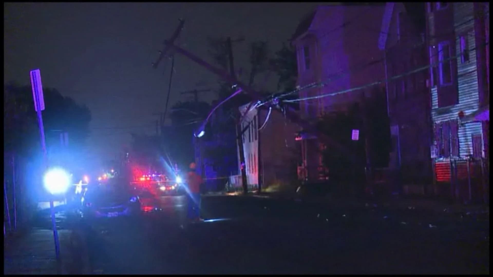 Fallen utility pole leaves hundreds without power