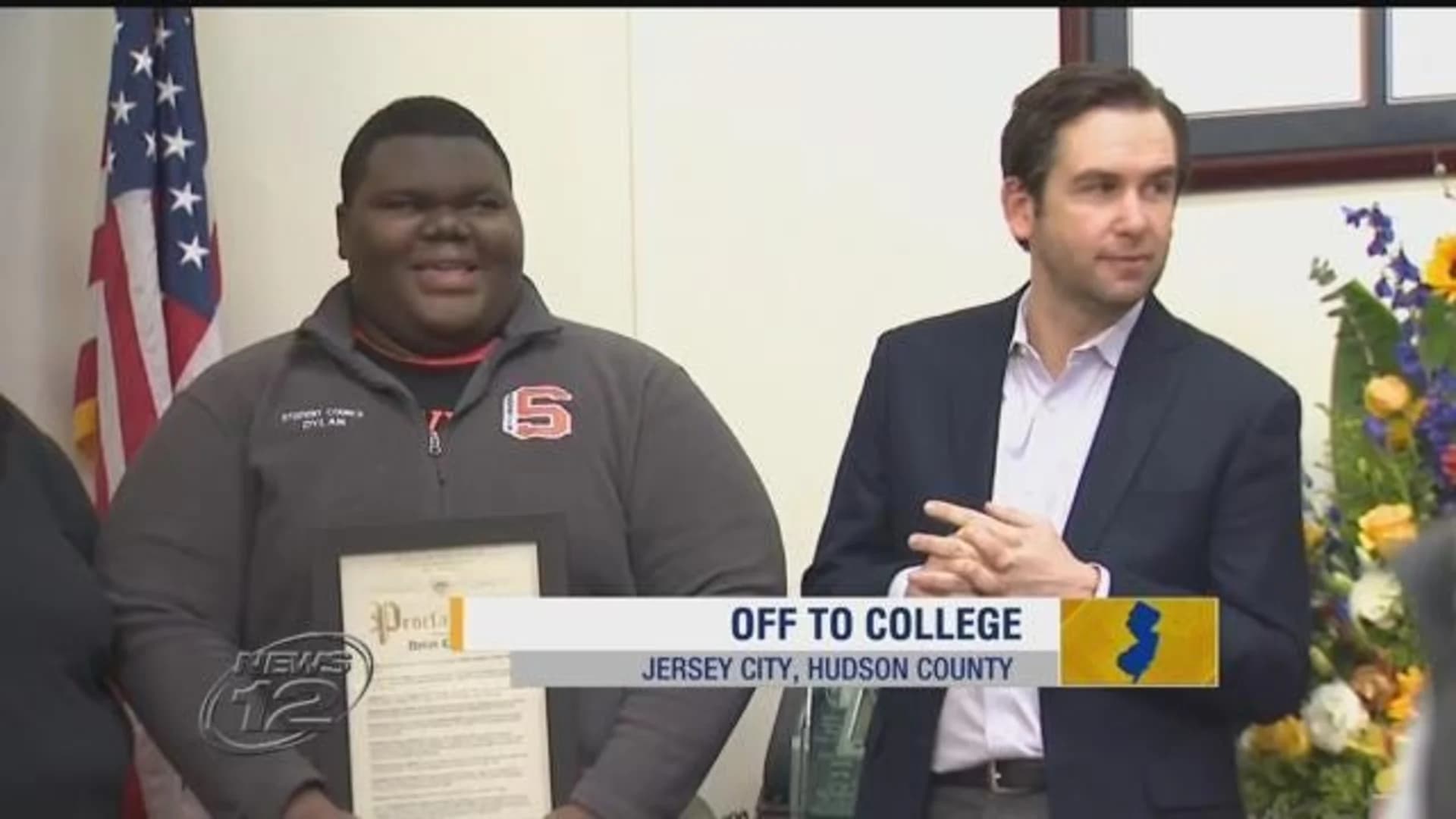 Mayor honors formerly homeless teen who was accepted to 17 colleges