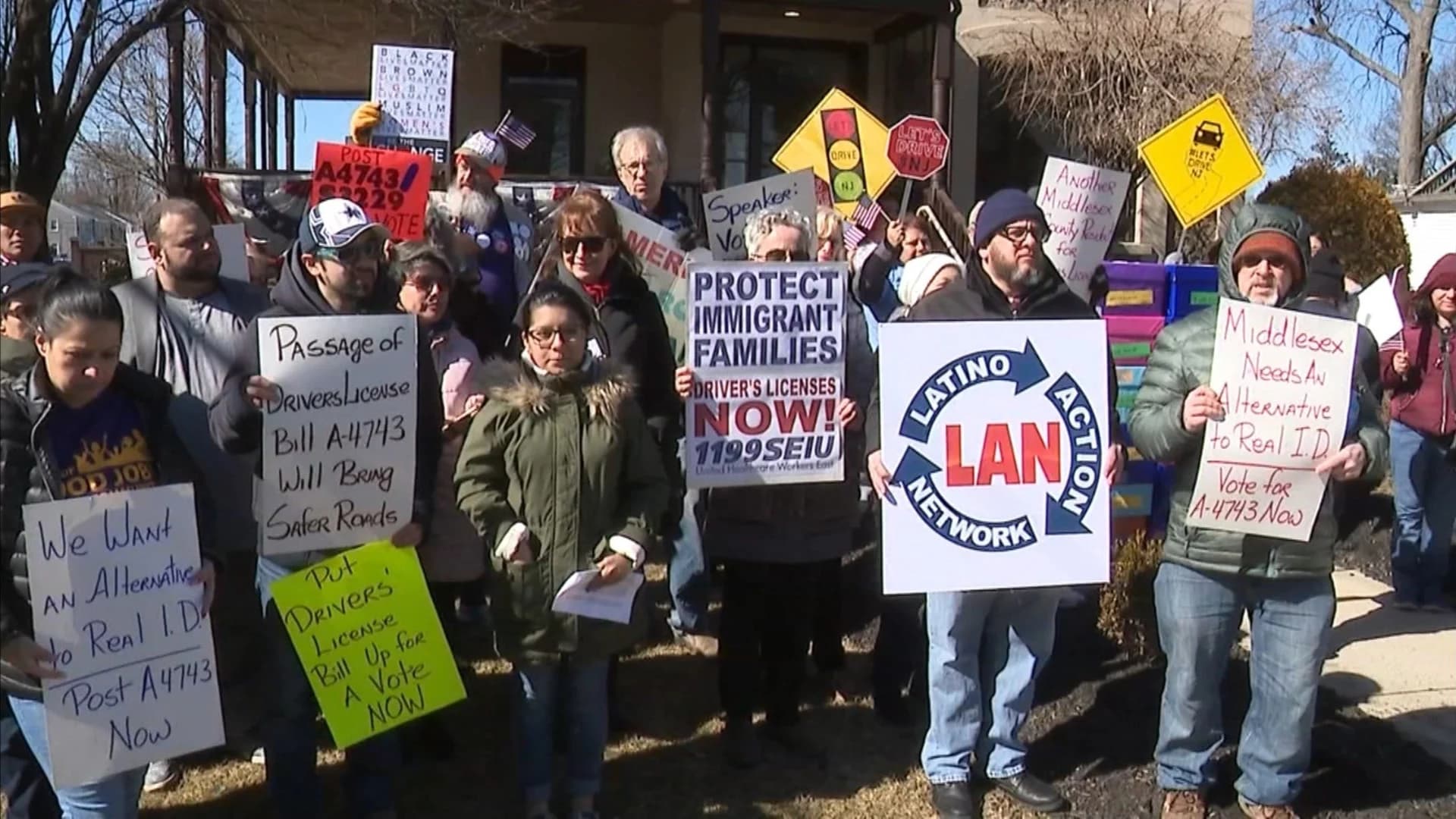 Activists hold rally in support of giving licenses to undocumented residents