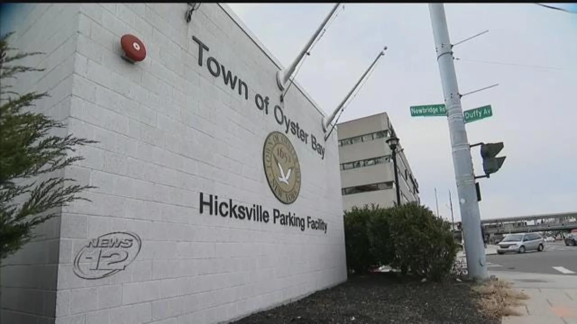 Parking garage near Hicksville LIRR station set to reopen in early 2019