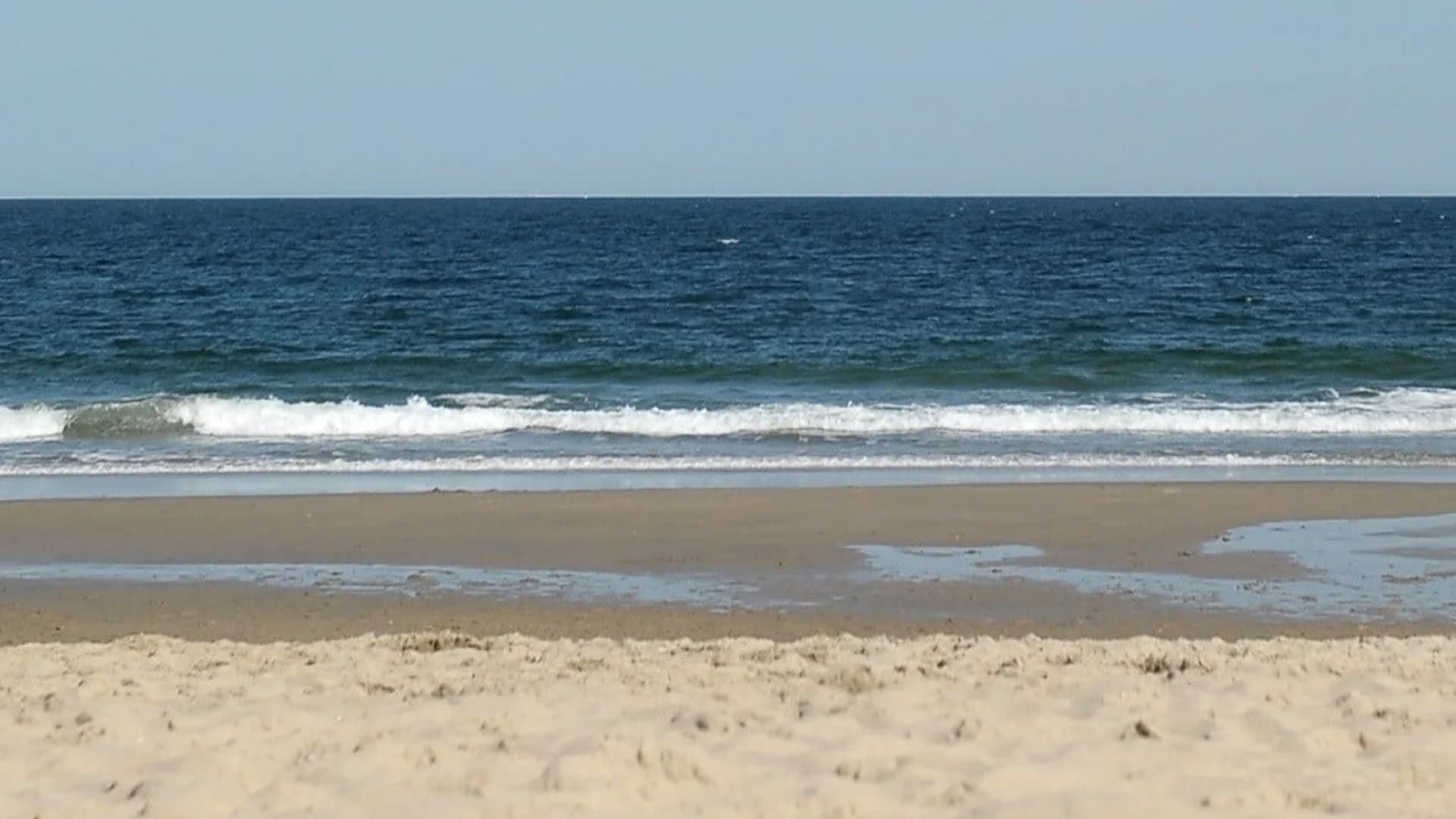 Police: Man drowns while swimming in rough surf off New Jersey coast