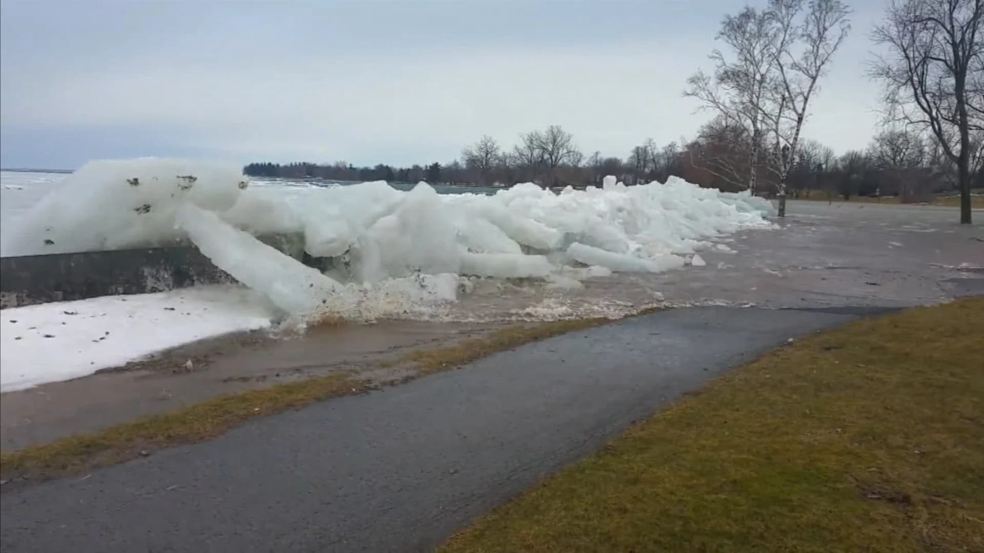 Stunning video: High winds cause ice boom to give way in Lake Erie