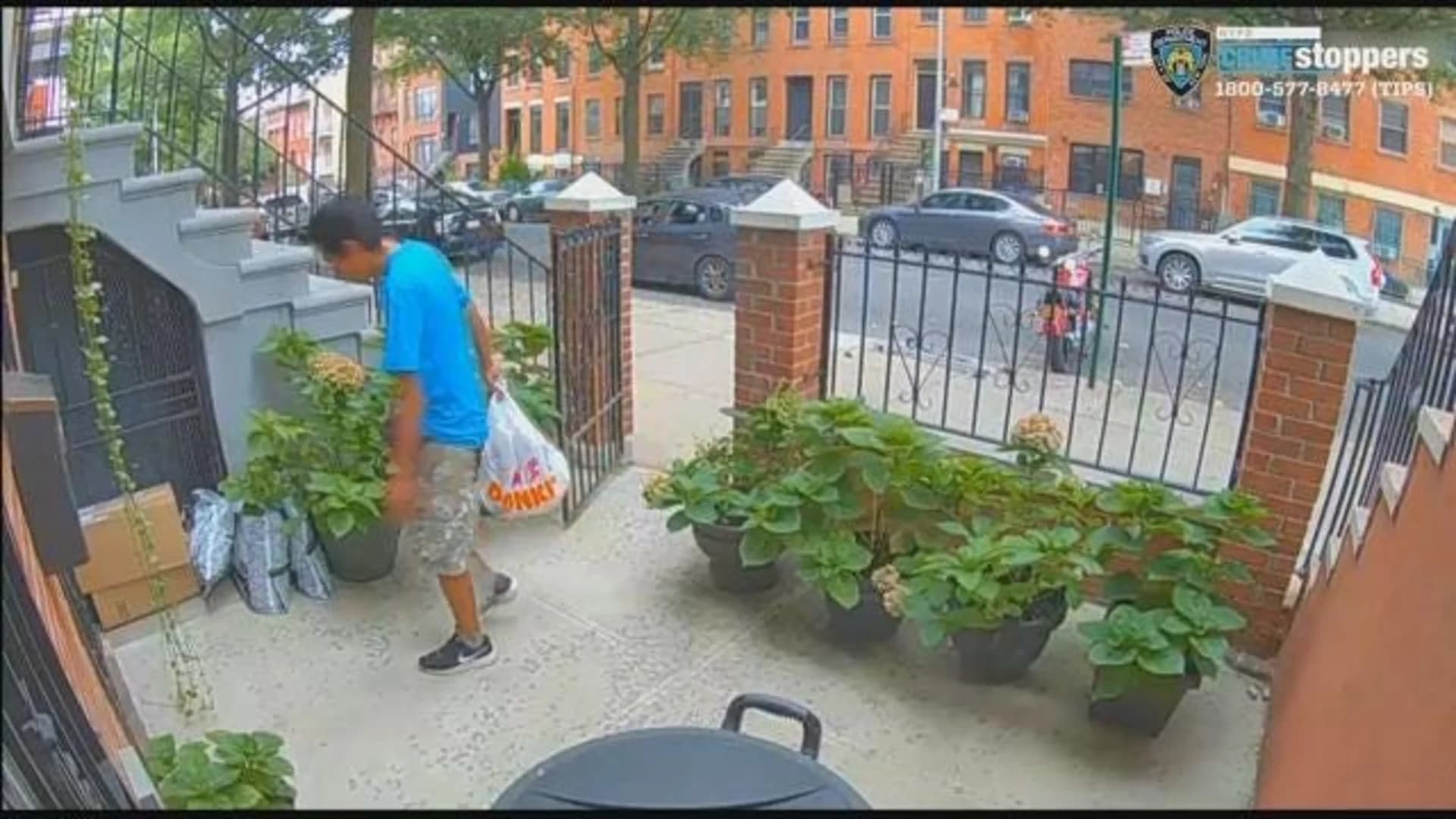 Police: Suspect wanted for stealing packages in Bushwick