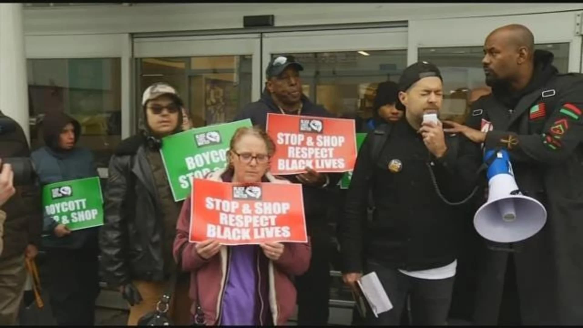 Activists urge Stop and Shop boycott after alleged shoplifter dies