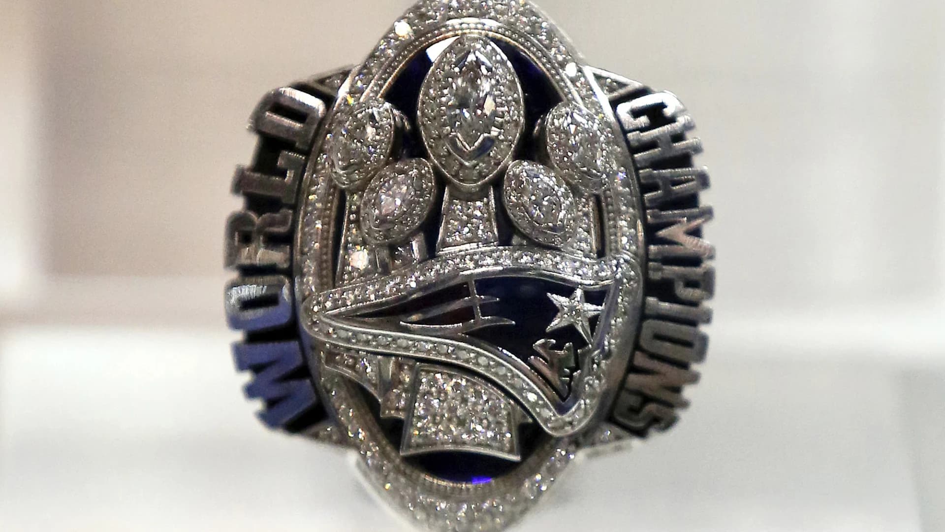 DOJ: Roseland man bilked former Patriots player; fraudulently sold Brady championship rings 