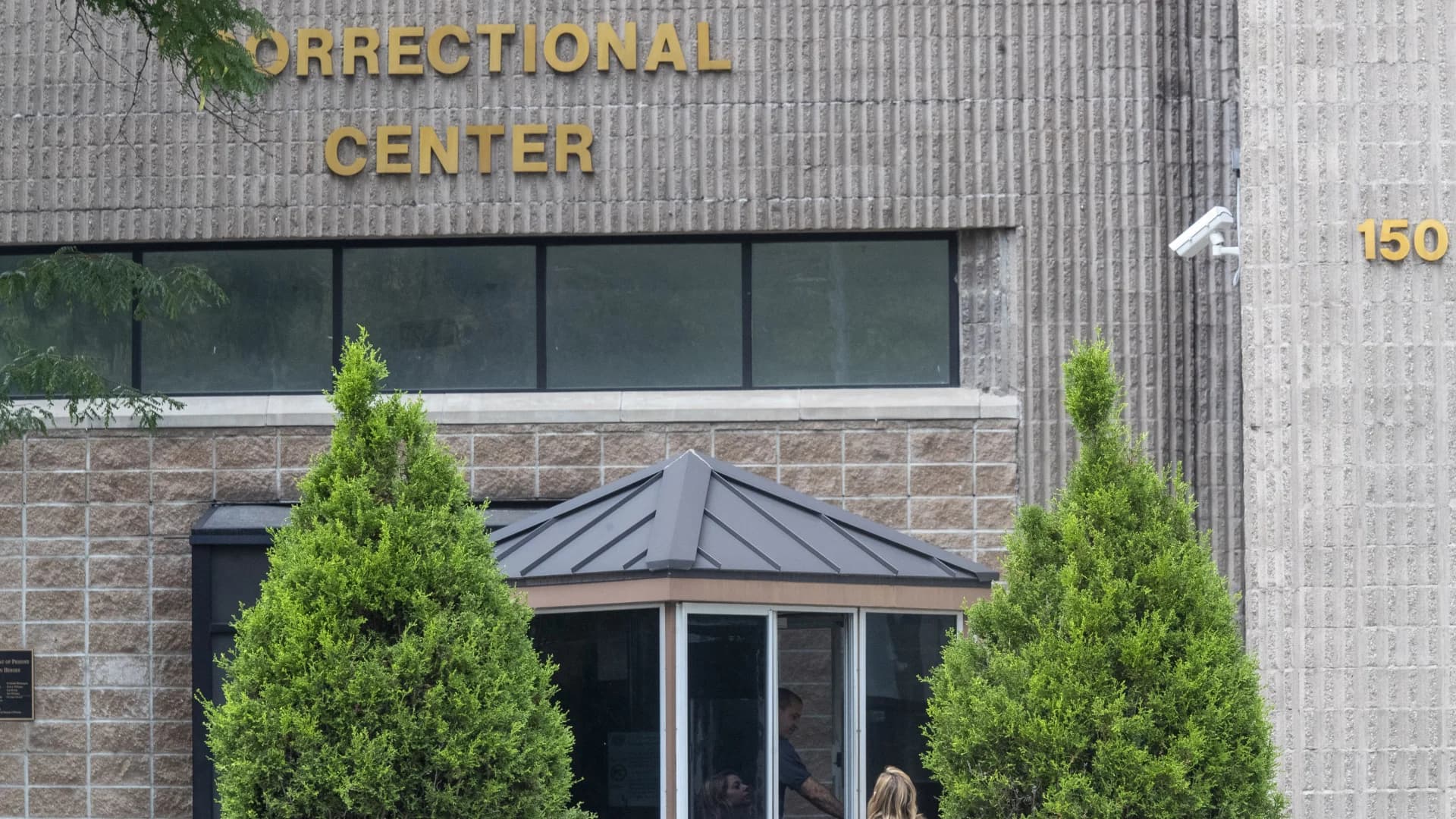 Department of Justice closing federal facility in NYC where Jeffrey Epstein died