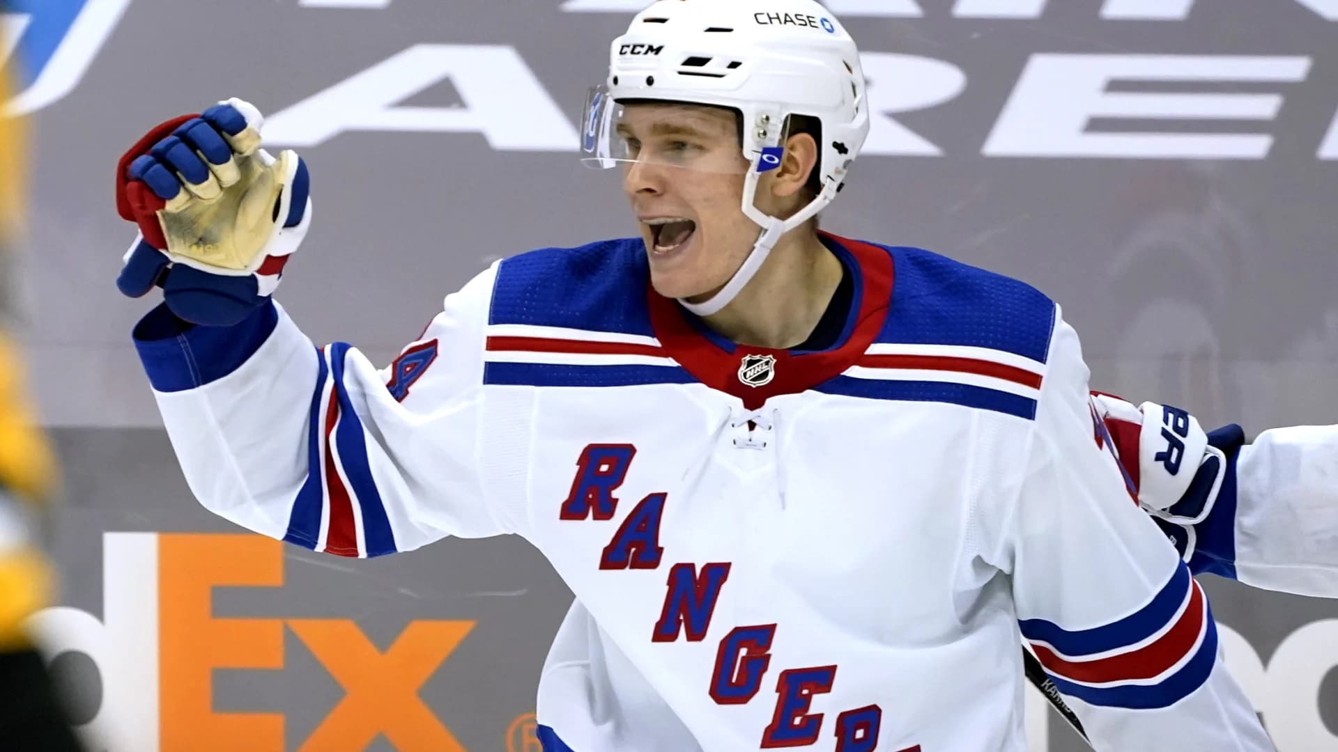 Rangers agree with winger Kaapo Kakko on 2-year contract