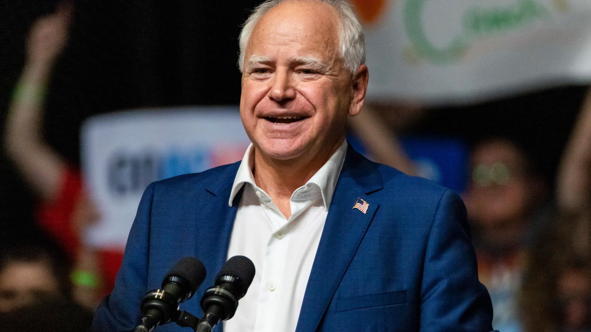 WATCH LIVE: Vice presidential candidate Tim Walz speaks at DNC