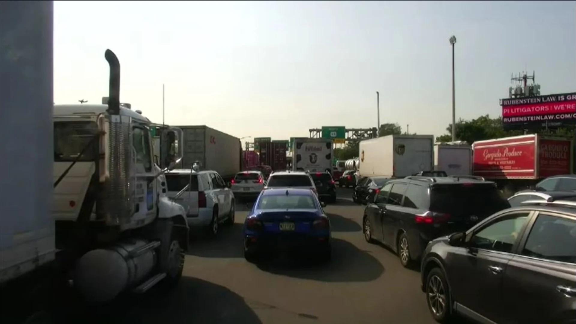 DOT: Tractor-trailer strikes overpass on I-78 in Newark causing major traffic backup