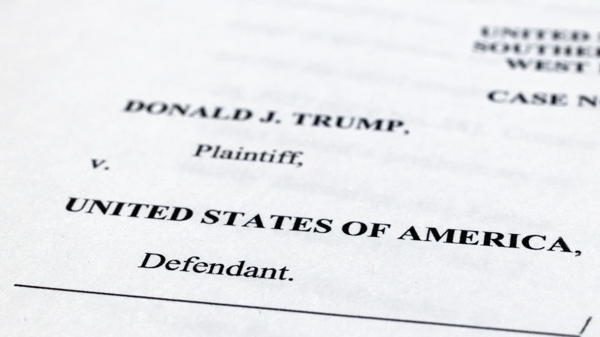Judge grants Trump bid for special master in document search