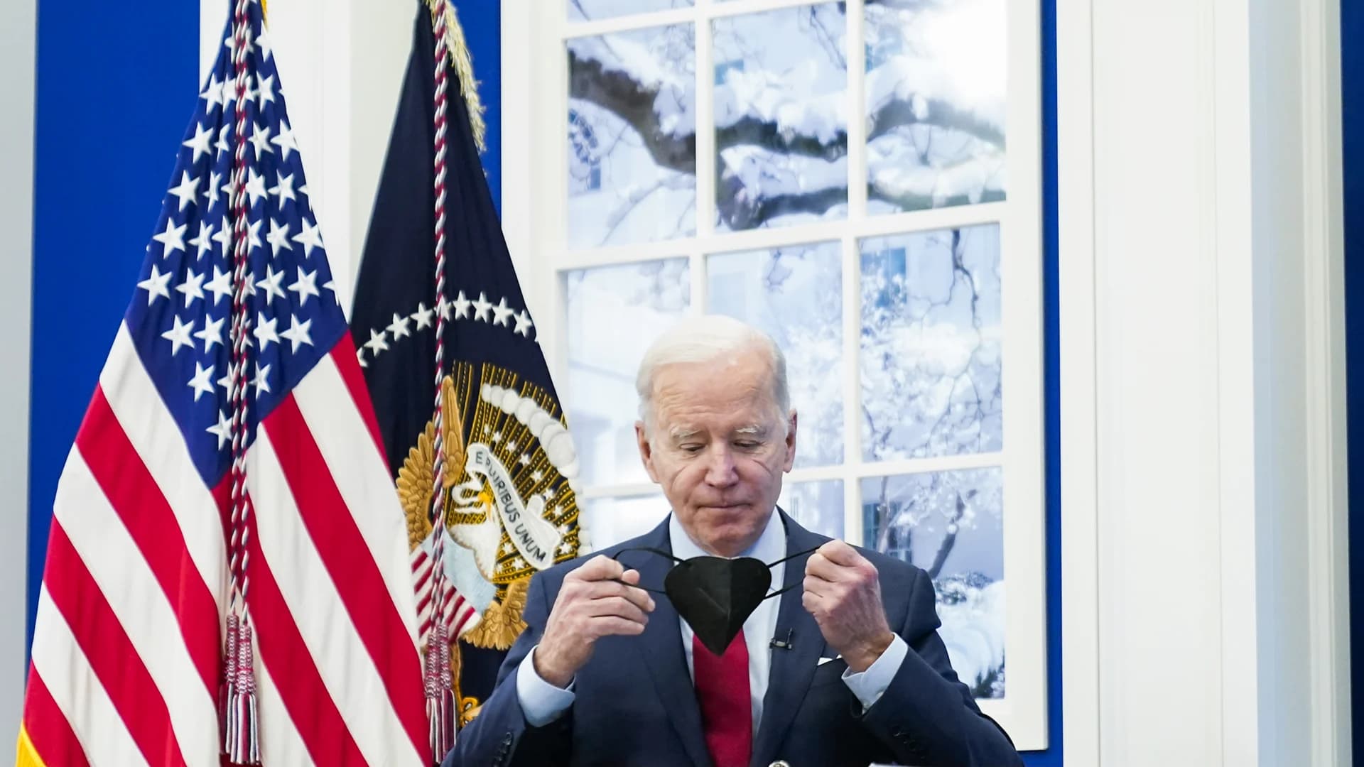President Biden urges concern, not alarm as Omicron rises